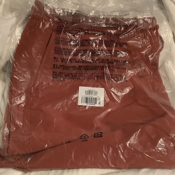 OLD Navy High-Waisted StretchTech Water-Repellent Wrap-Effect Skort (N09) - Picture 3 of 4